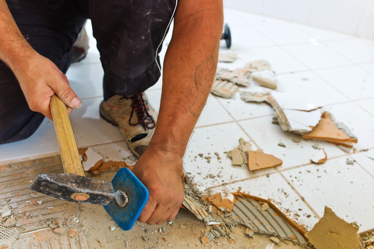 What are the procedures for demolitions or strip-outs, step by step:image rubbish-removal-demolitions-03-36511