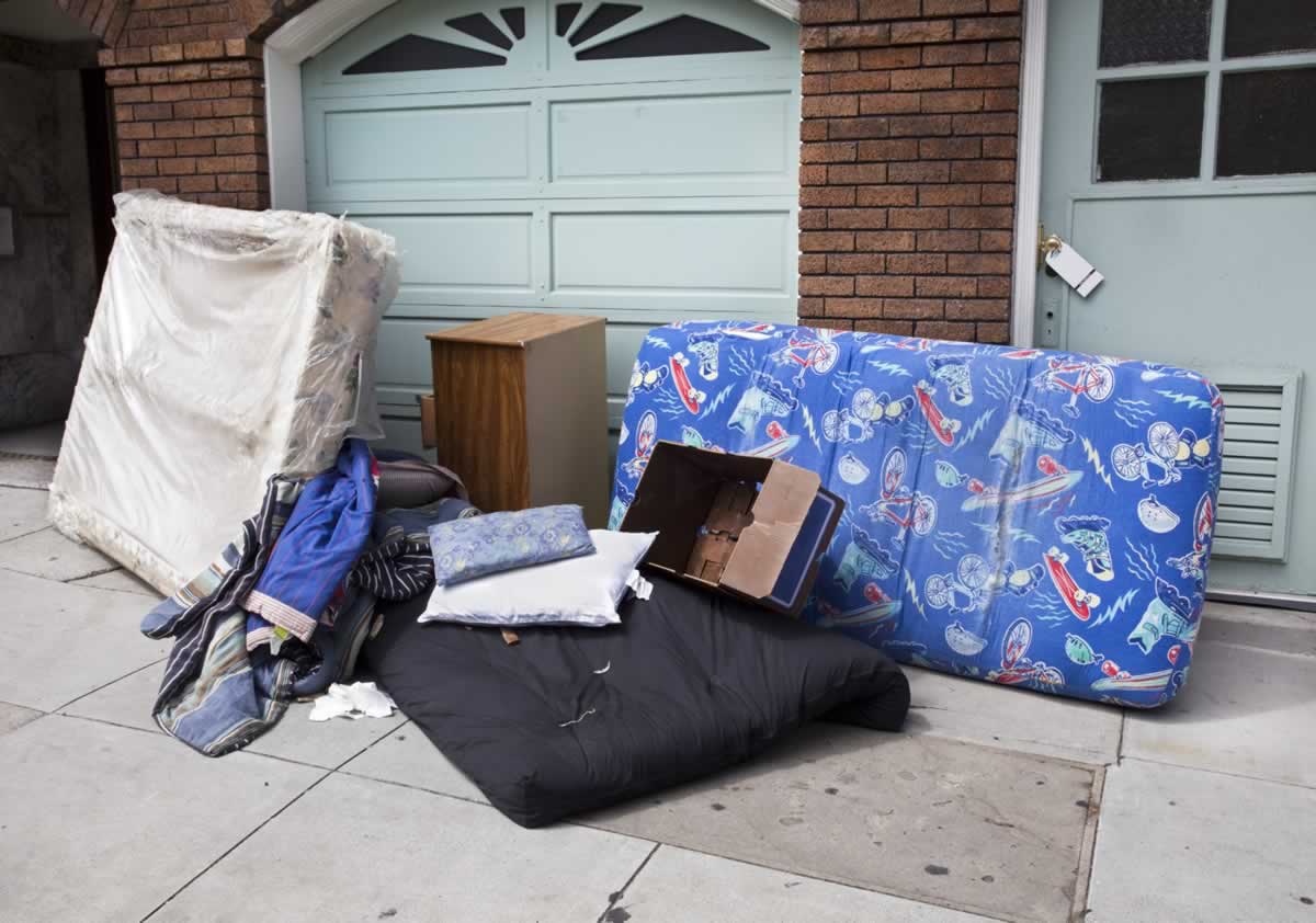 What To Do When Tenants Leave Rubbish and Junk Behind:image rubbish-removal-cheap-sydney