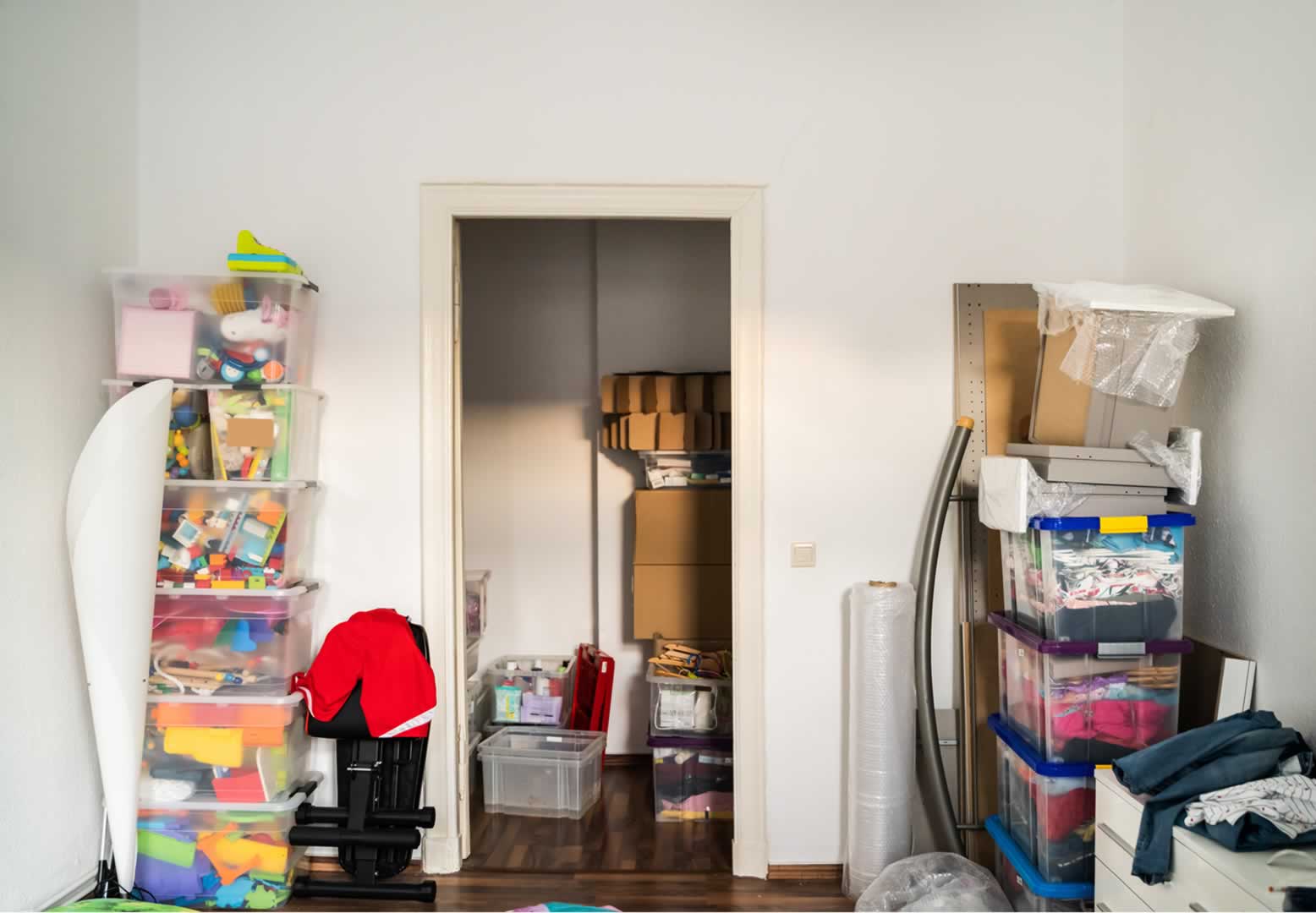Why rubbish removal is important when selling your property:image declutter-selling-property